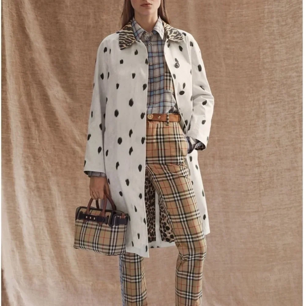 Burberry ANIMAL-PRINT COTTON-TWILL TRENCH COAT IN WHITE,BLACK,BROWN Size - Picture 16 of 16